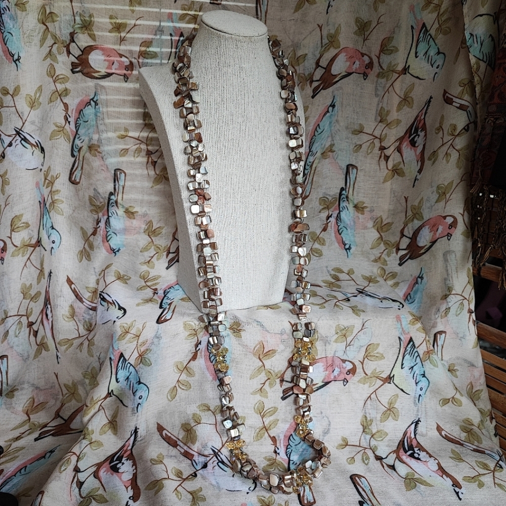 Mother of Pearl Seashell Sea Shell Extra Long Canary AB Beads Vintage Necklace - Picture 2 of 15